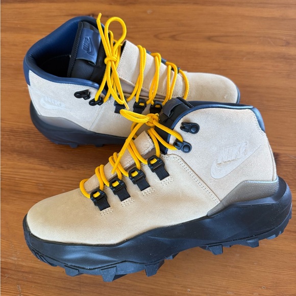 Nike Cygnal Boots Leather Waterproof FV4332-201 Desert Ore Black Gold Sz M8/W9.5 - Picture 1 of 12